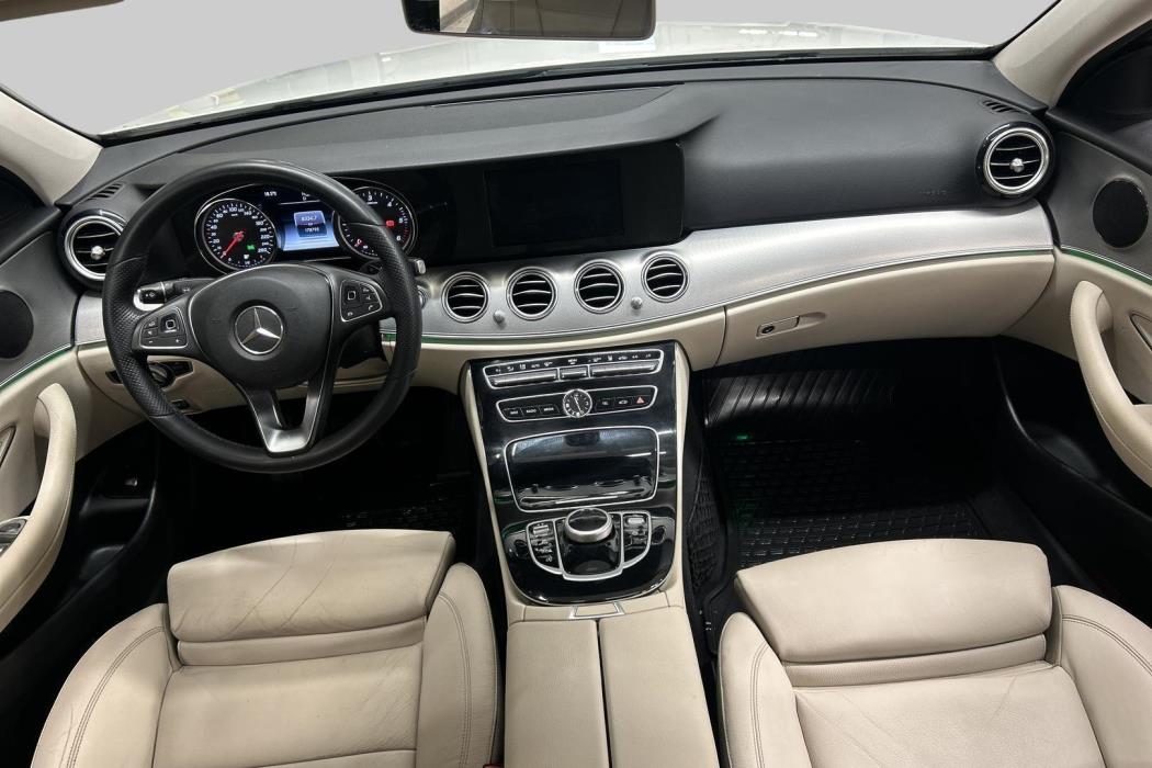 MERCEDES-BENZ E 2016