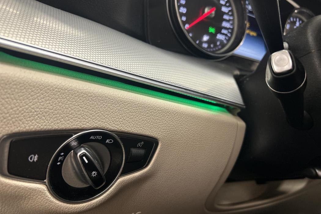 MERCEDES-BENZ E 2016