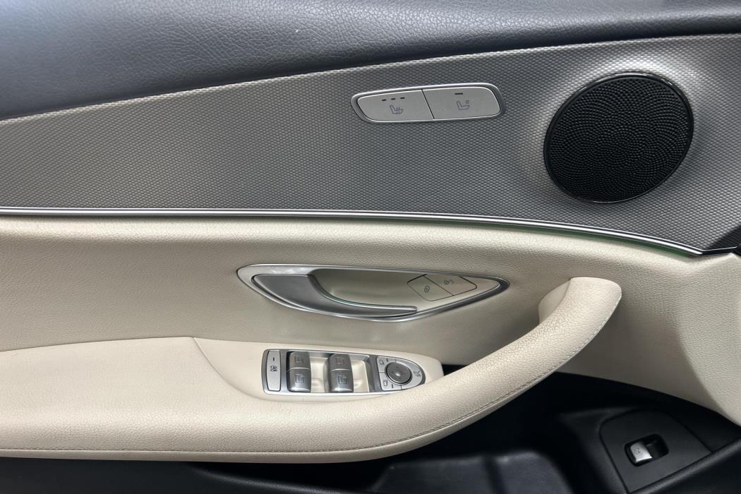 MERCEDES-BENZ E 2016