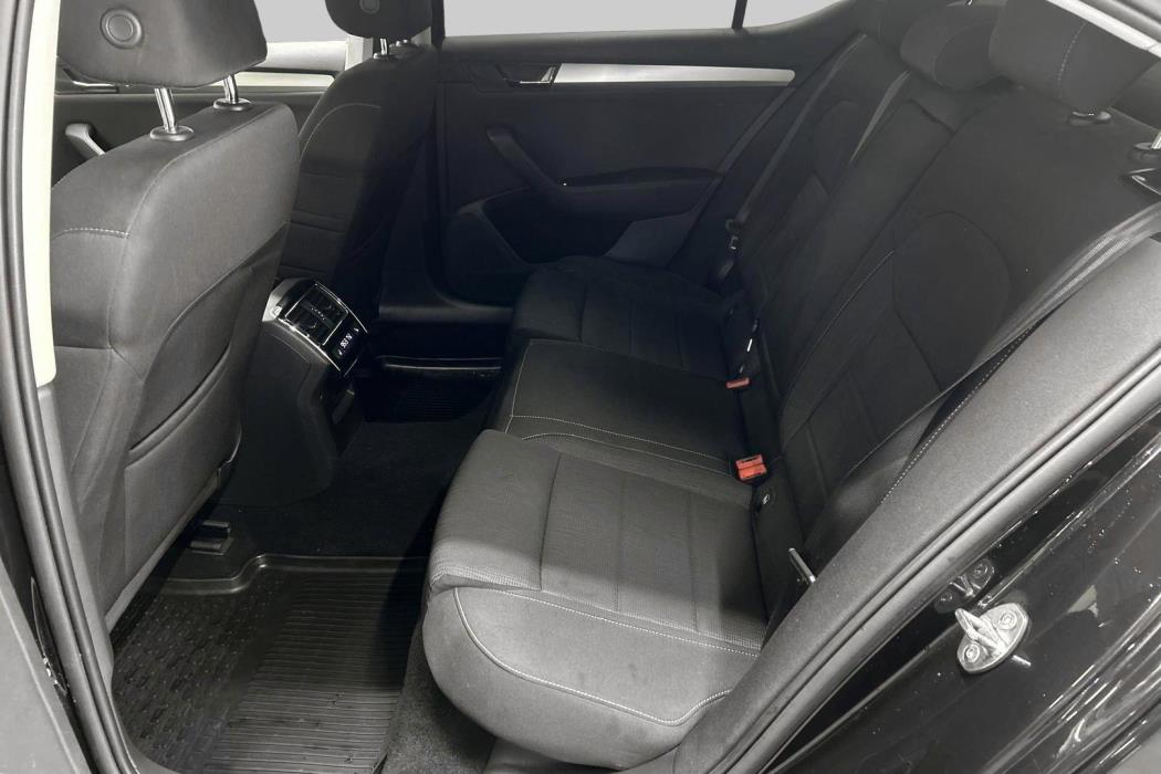SKODA Superb 2016