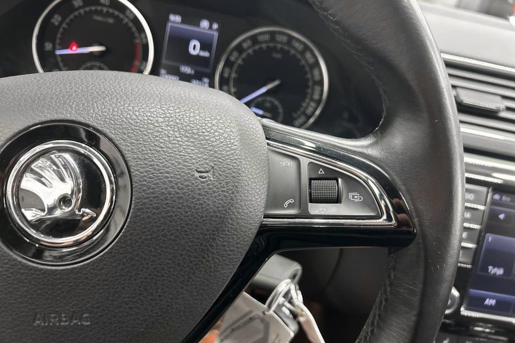 SKODA Superb 2016