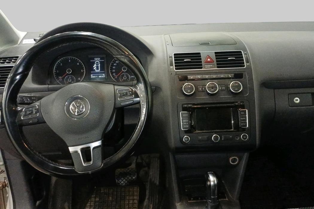 VOLKSWAGEN Touran 2013