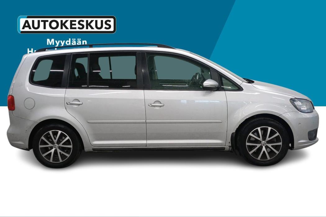 VOLKSWAGEN Touran 2013