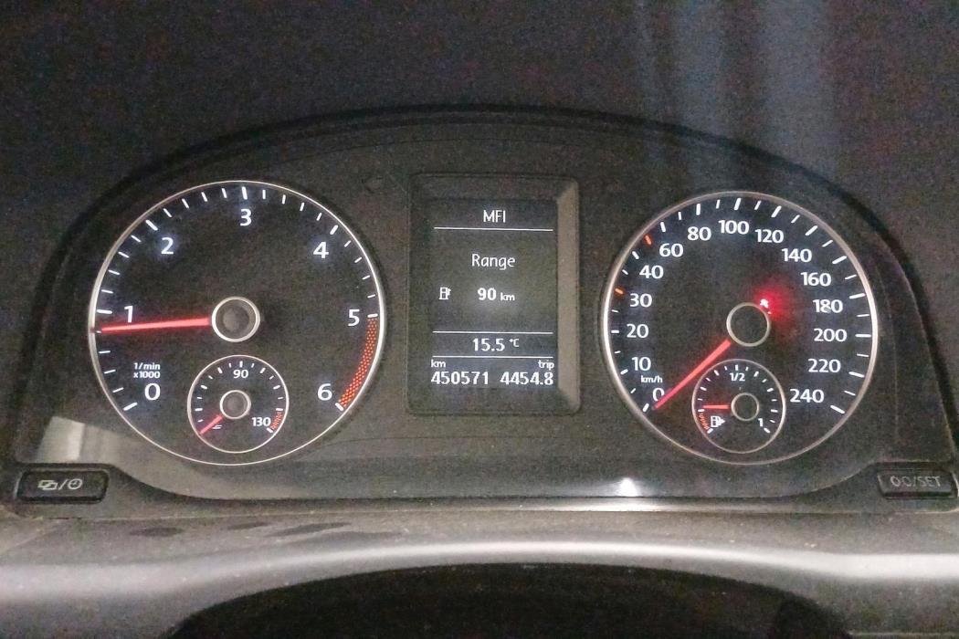 VOLKSWAGEN Touran 2013