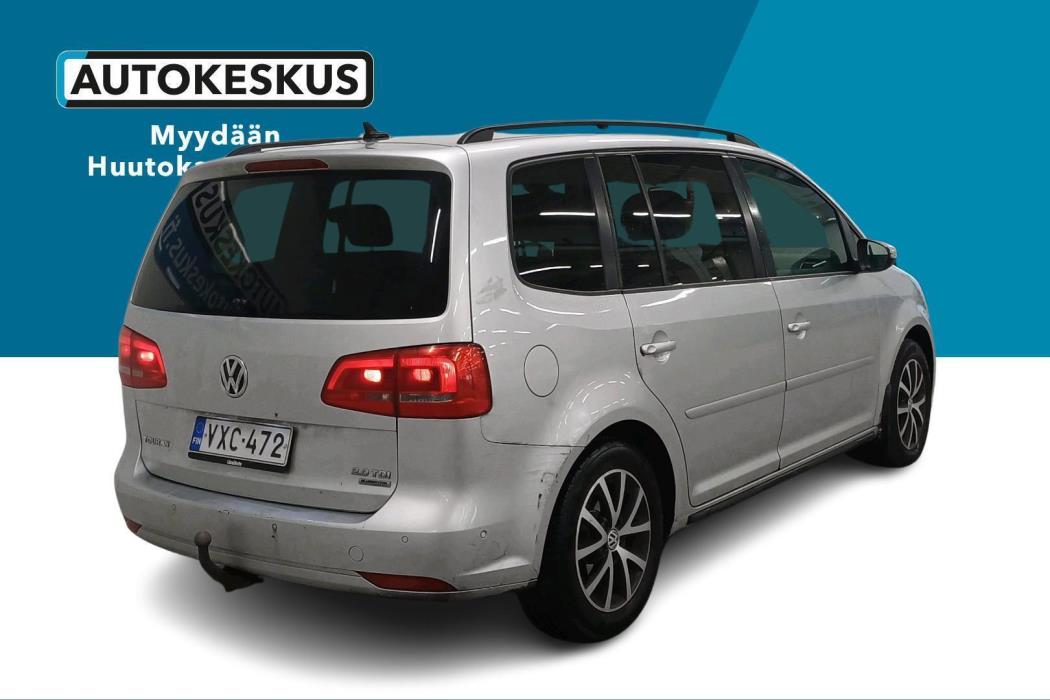 VOLKSWAGEN Touran 2013