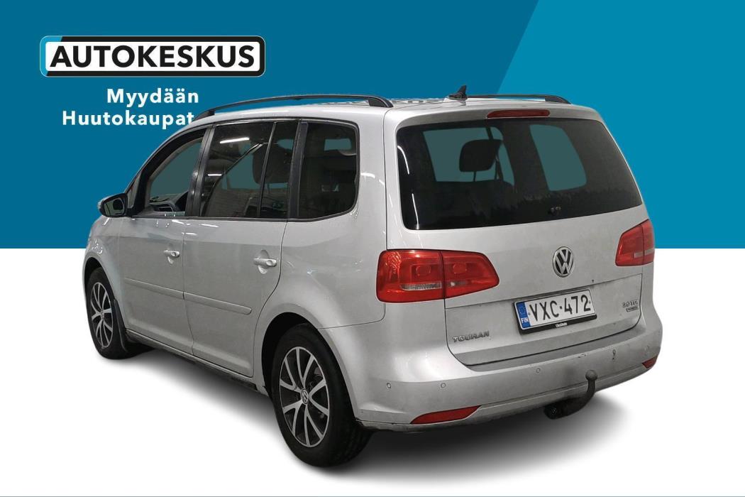 VOLKSWAGEN Touran 2013