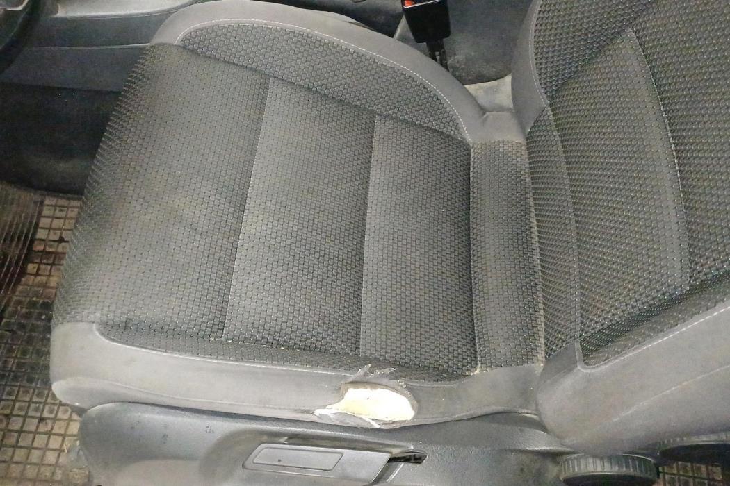 VOLKSWAGEN Touran 2013