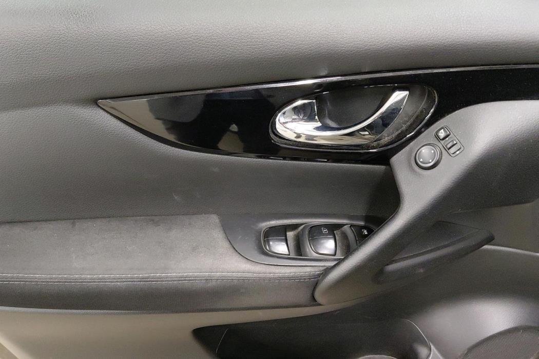 NISSAN Qashqai 2015