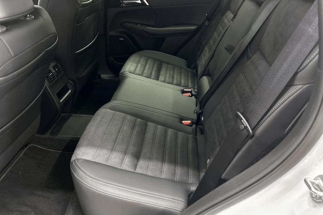 MITSUBISHI Outlander 2025