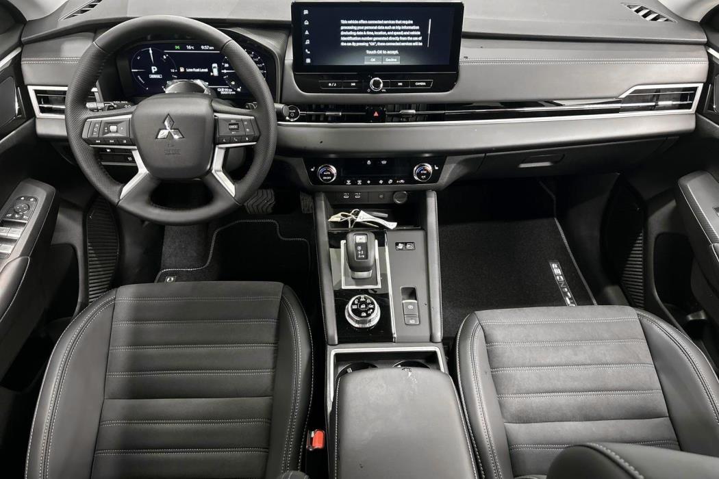 MITSUBISHI Outlander 2025