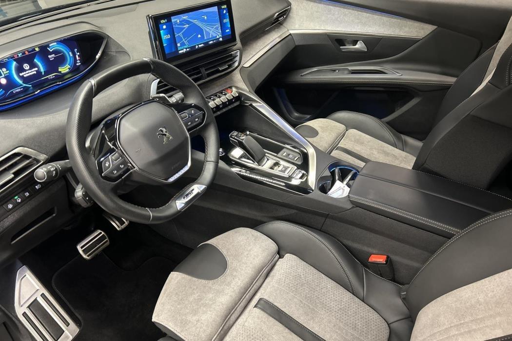 PEUGEOT 3008 2021