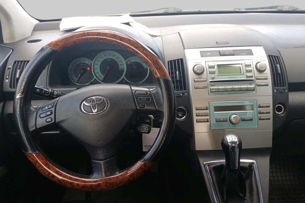 TOYOTA Corolla Verso 2005