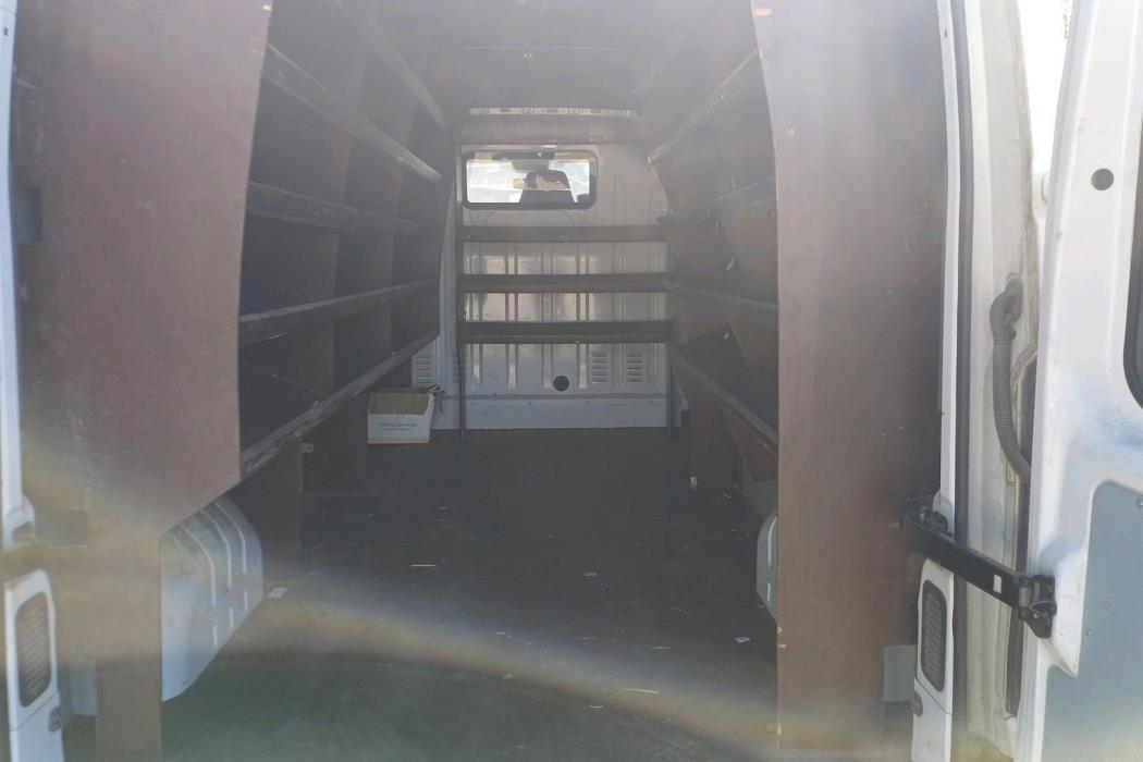 NISSAN NV400 2013