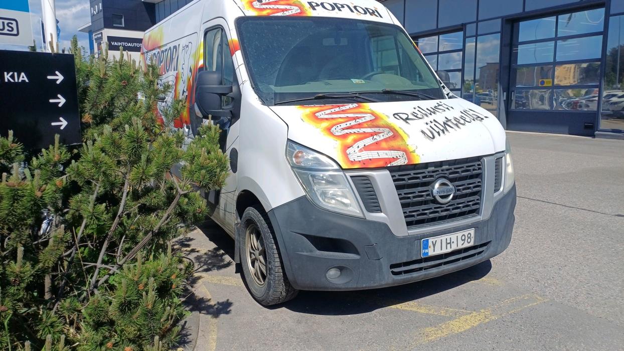 NISSAN NV400 2013
