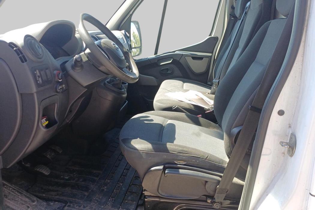 NISSAN NV400 2013