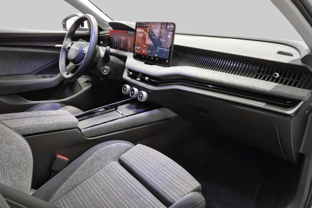SKODA SUPERB 2025