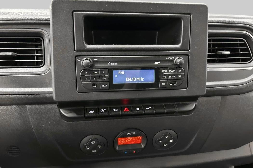 NISSAN NV400 2020