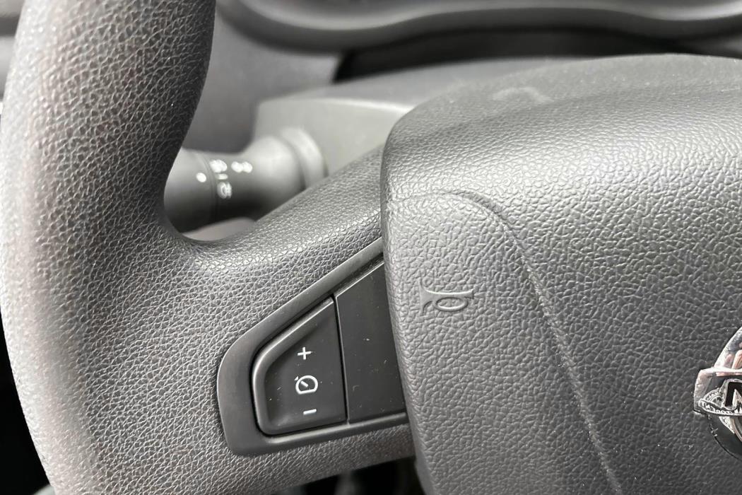 NISSAN NV400 2020