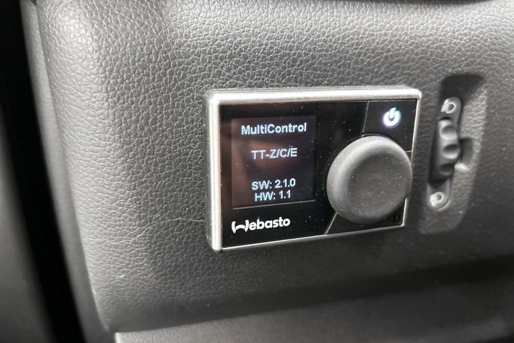 NISSAN NV400 2020