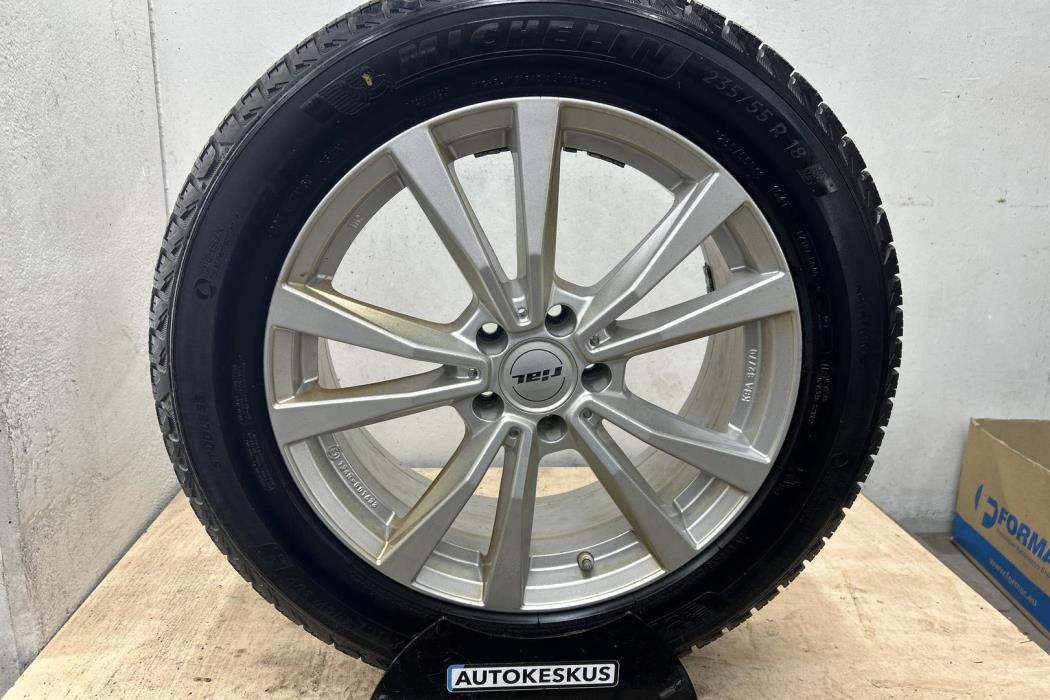 MERCEDES-BENZ GLB 2021