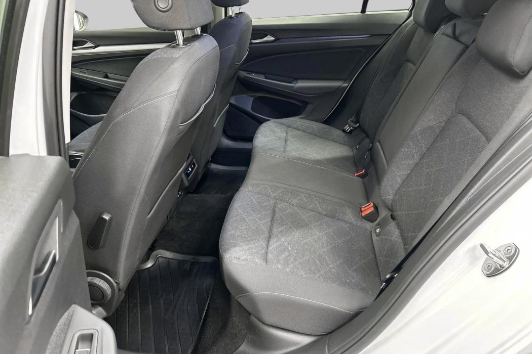VOLKSWAGEN GOLF 2023