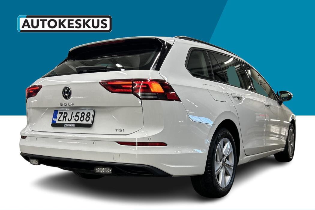 VOLKSWAGEN GOLF 2023