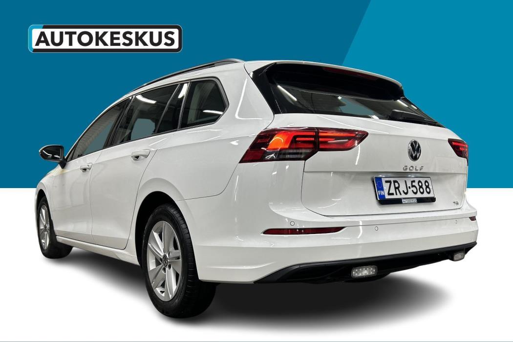 VOLKSWAGEN GOLF 2023