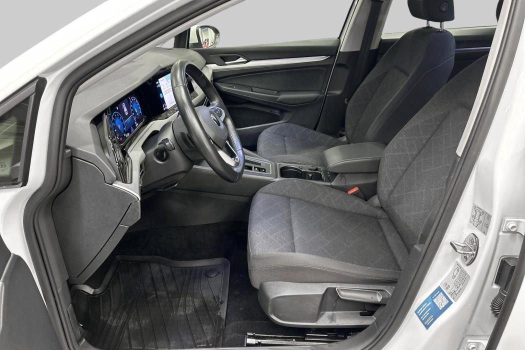 VOLKSWAGEN GOLF 2023