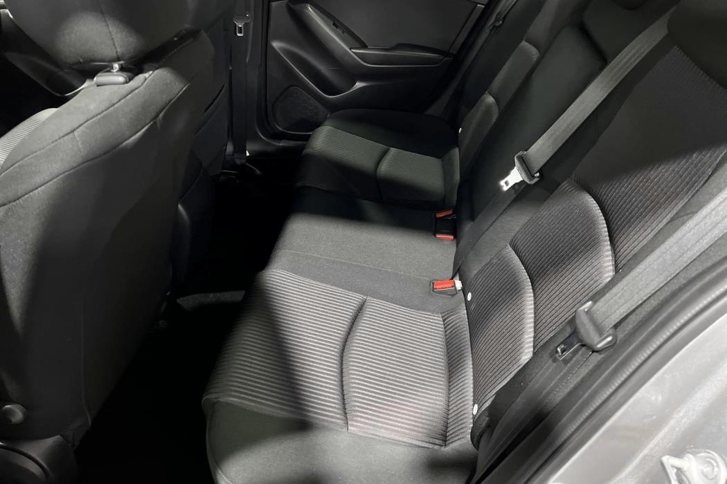 MAZDA 3 2015