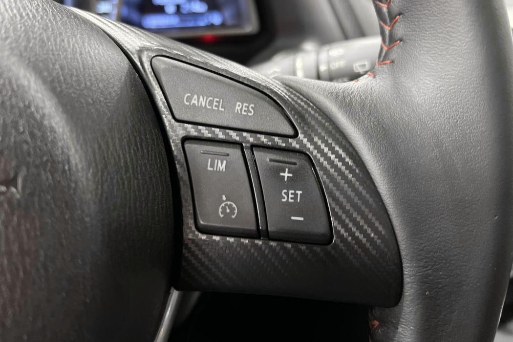 MAZDA 3 2015