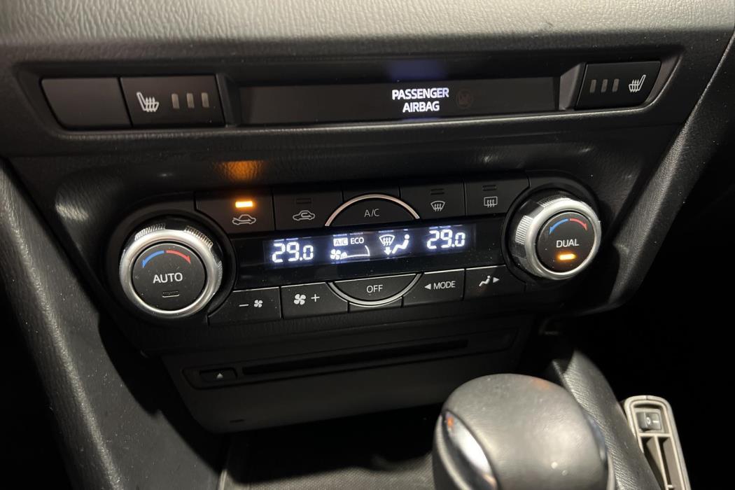MAZDA 3 2015
