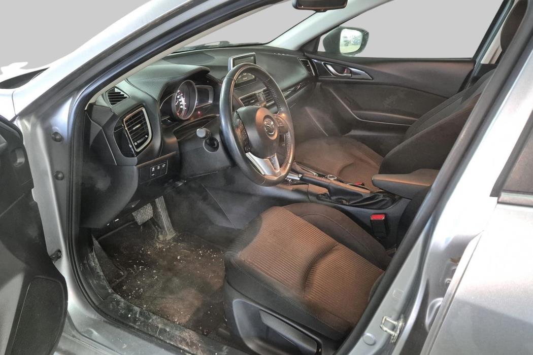 MAZDA 3 2015
