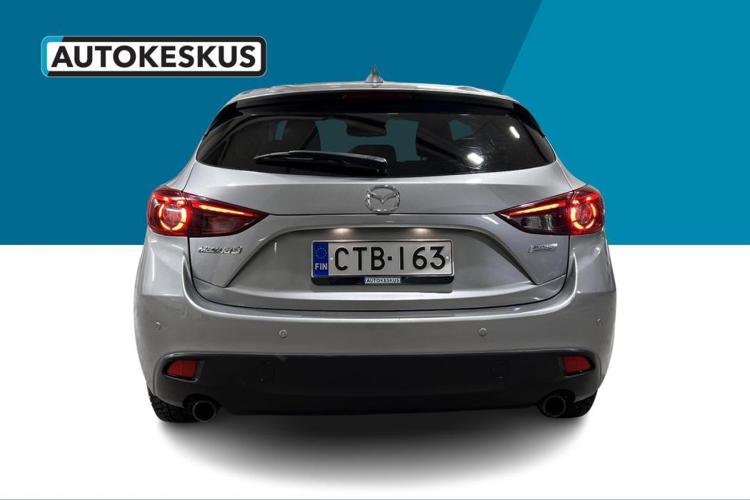 MAZDA 3 2015