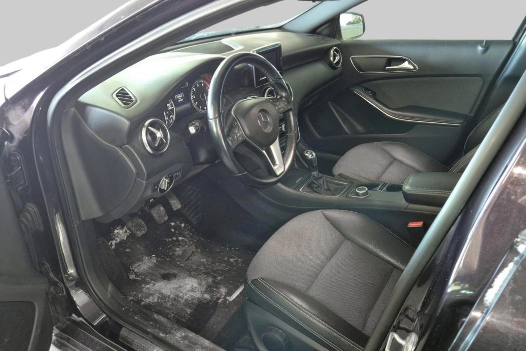 MERCEDES-BENZ A 2014