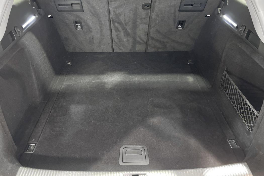 AUDI A4 2019