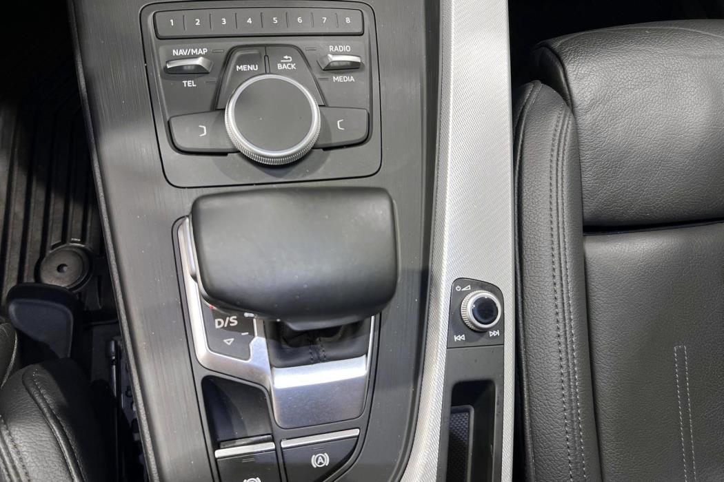 AUDI A4 2019