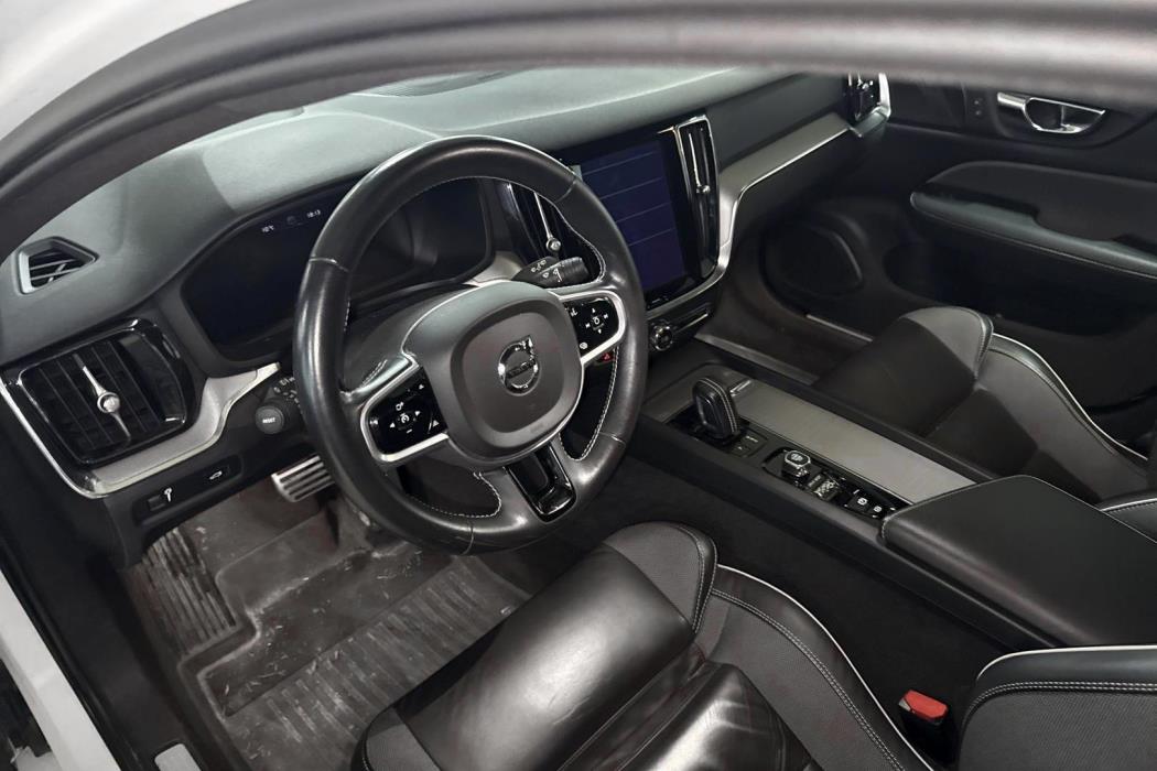 VOLVO V60 2021