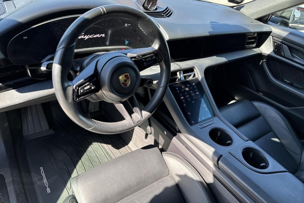 PORSCHE Taycan 2021