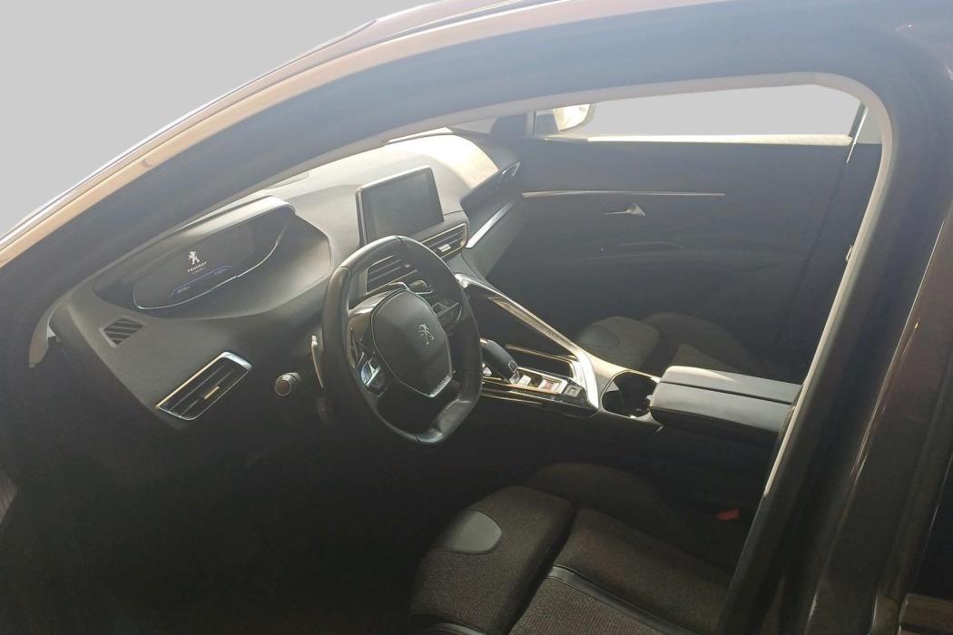 PEUGEOT 5008 2020