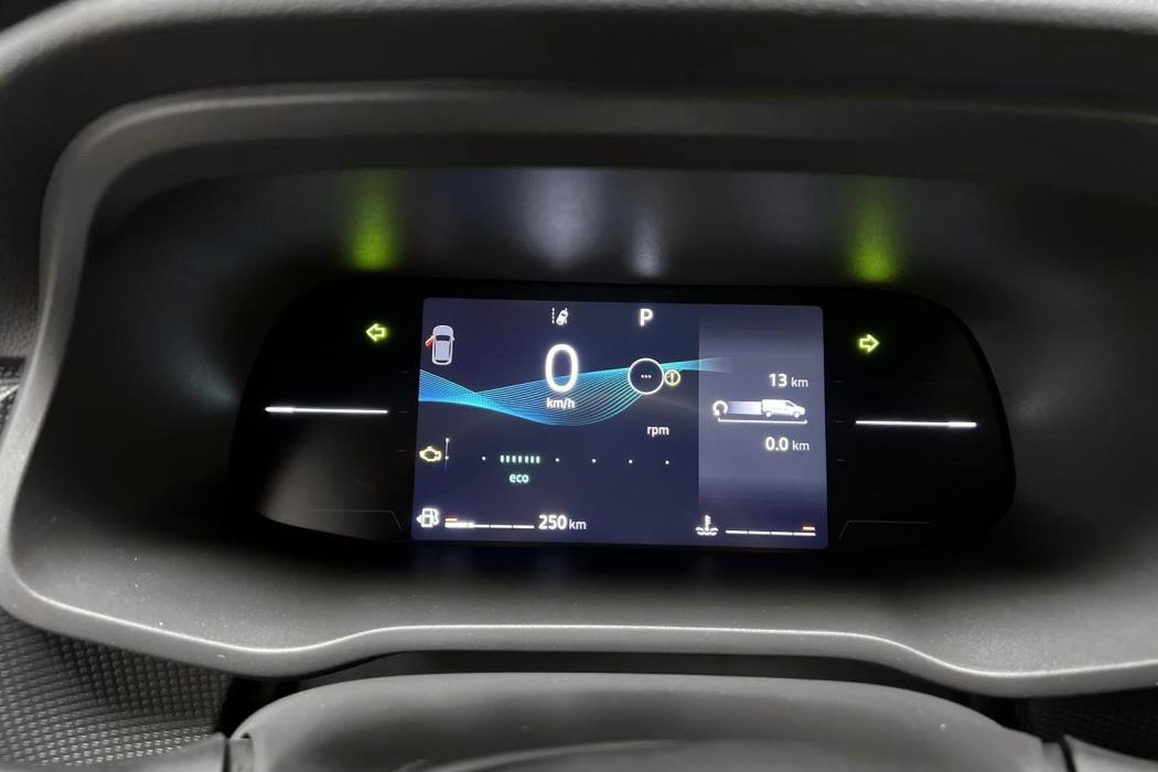 NISSAN Primastar 2025