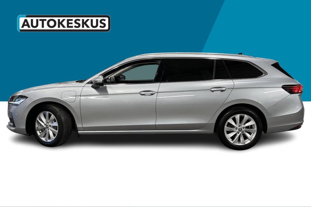 SKODA Superb 2025