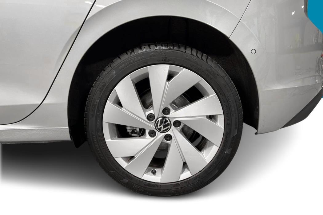 VOLKSWAGEN Golf 2025