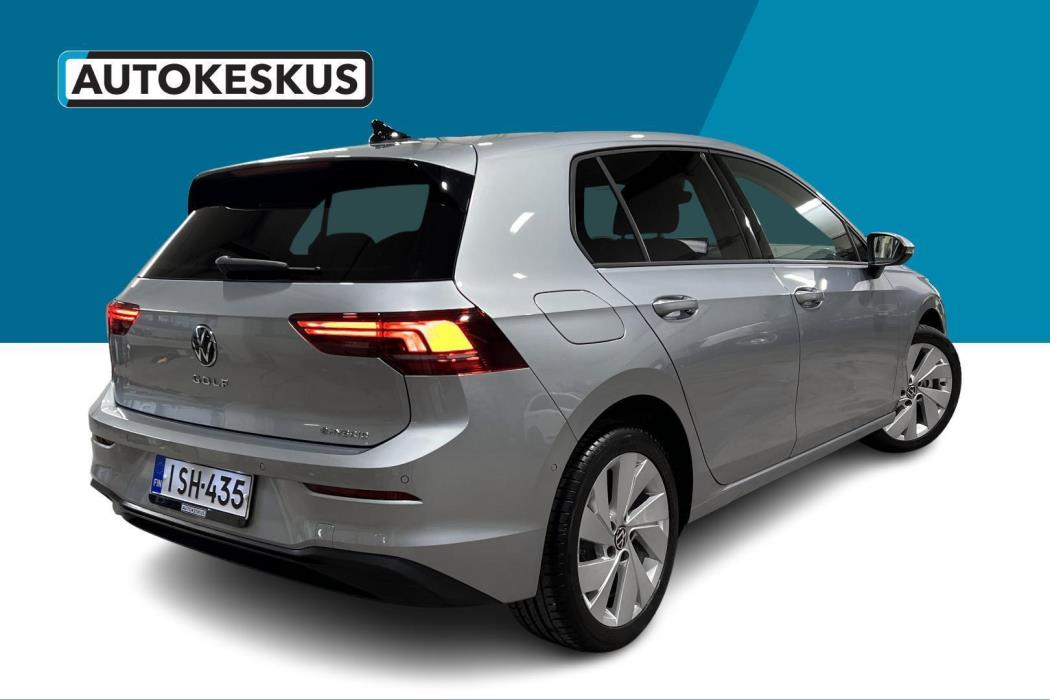 VOLKSWAGEN Golf 2025