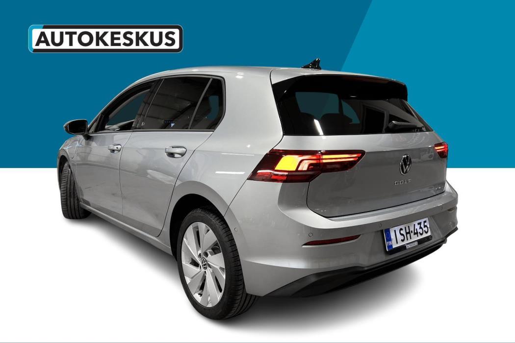 VOLKSWAGEN Golf 2025