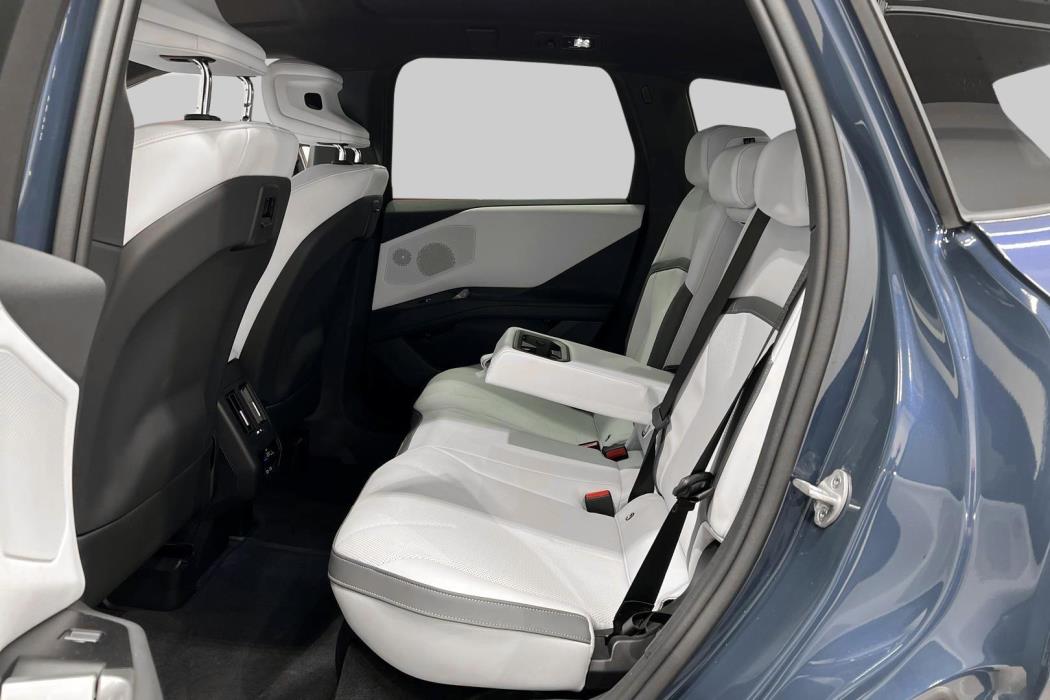 BMW IX3 2026