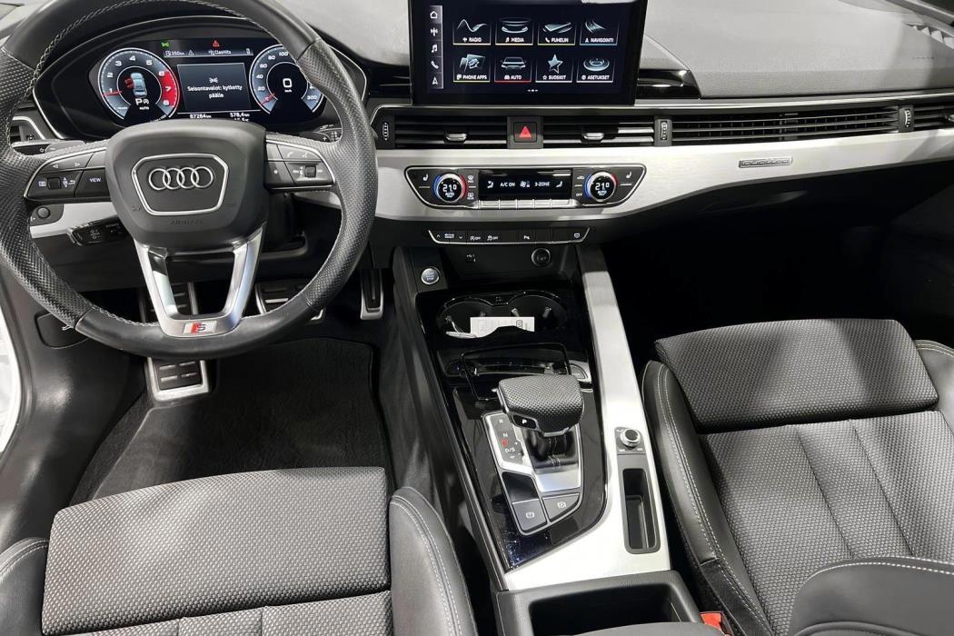AUDI A4 2020