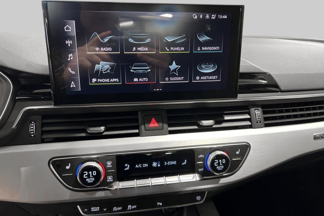 AUDI A4 2020