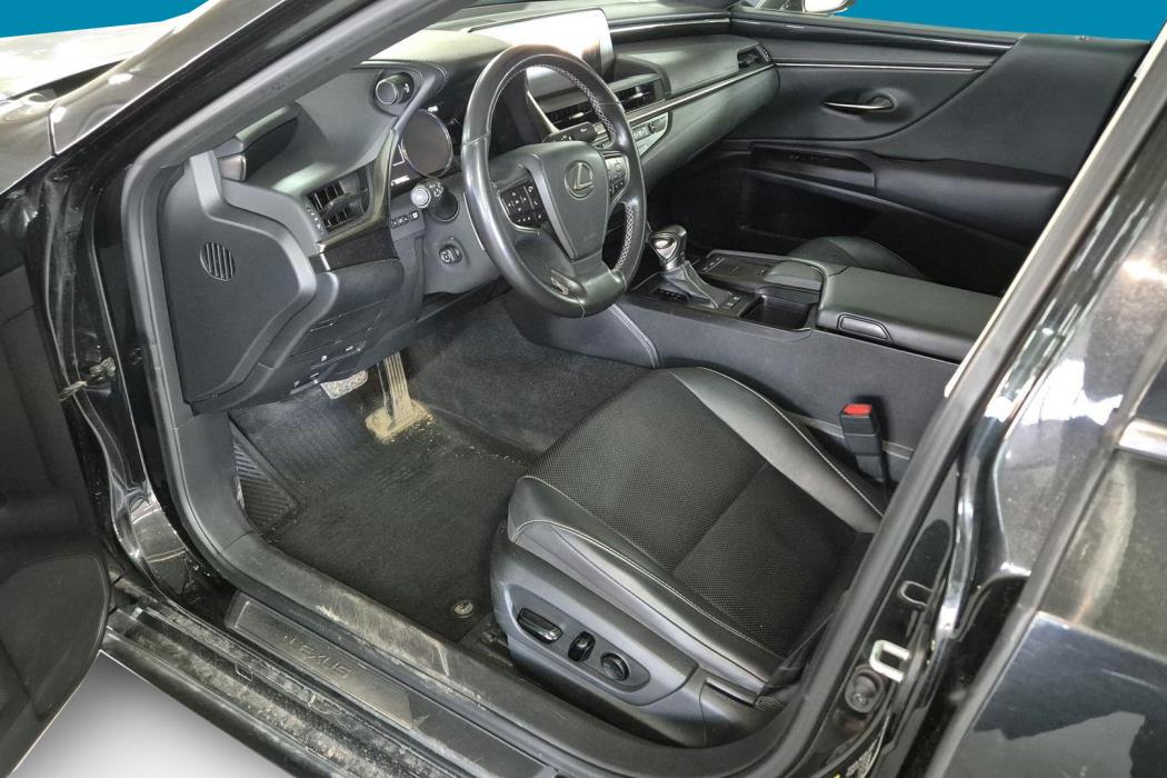 LEXUS ES 2019