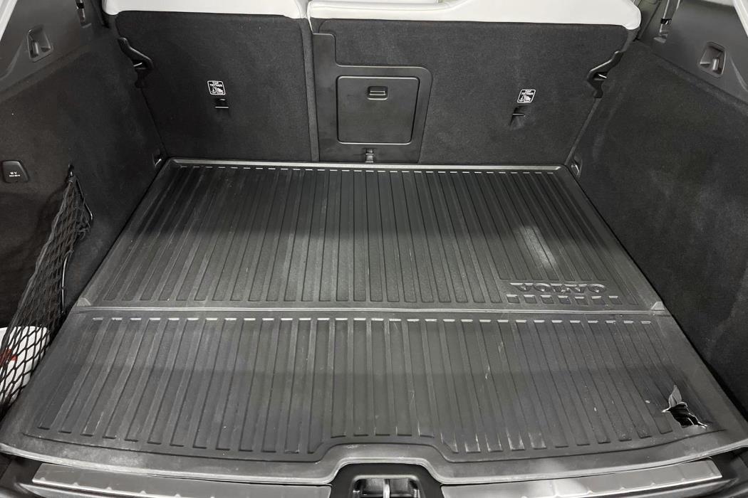 VOLVO XC60 2023