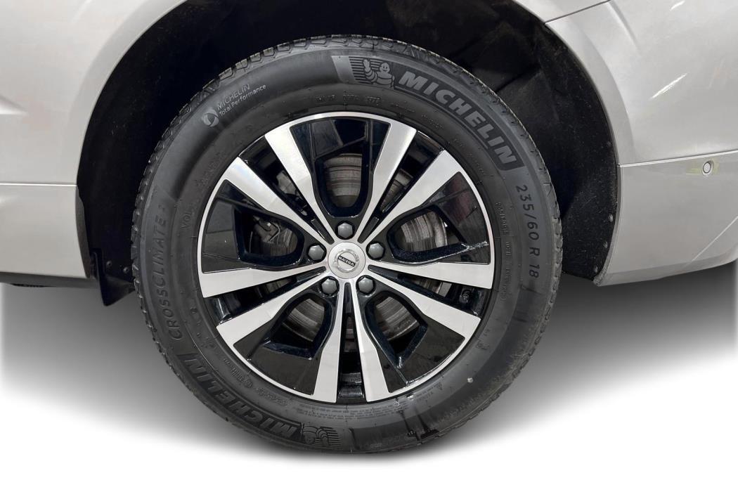 VOLVO XC60 2023